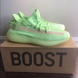 Yeezy Boost 350 V2 glow